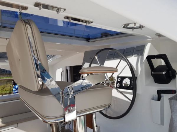 Yacht Stand Fast captains chair